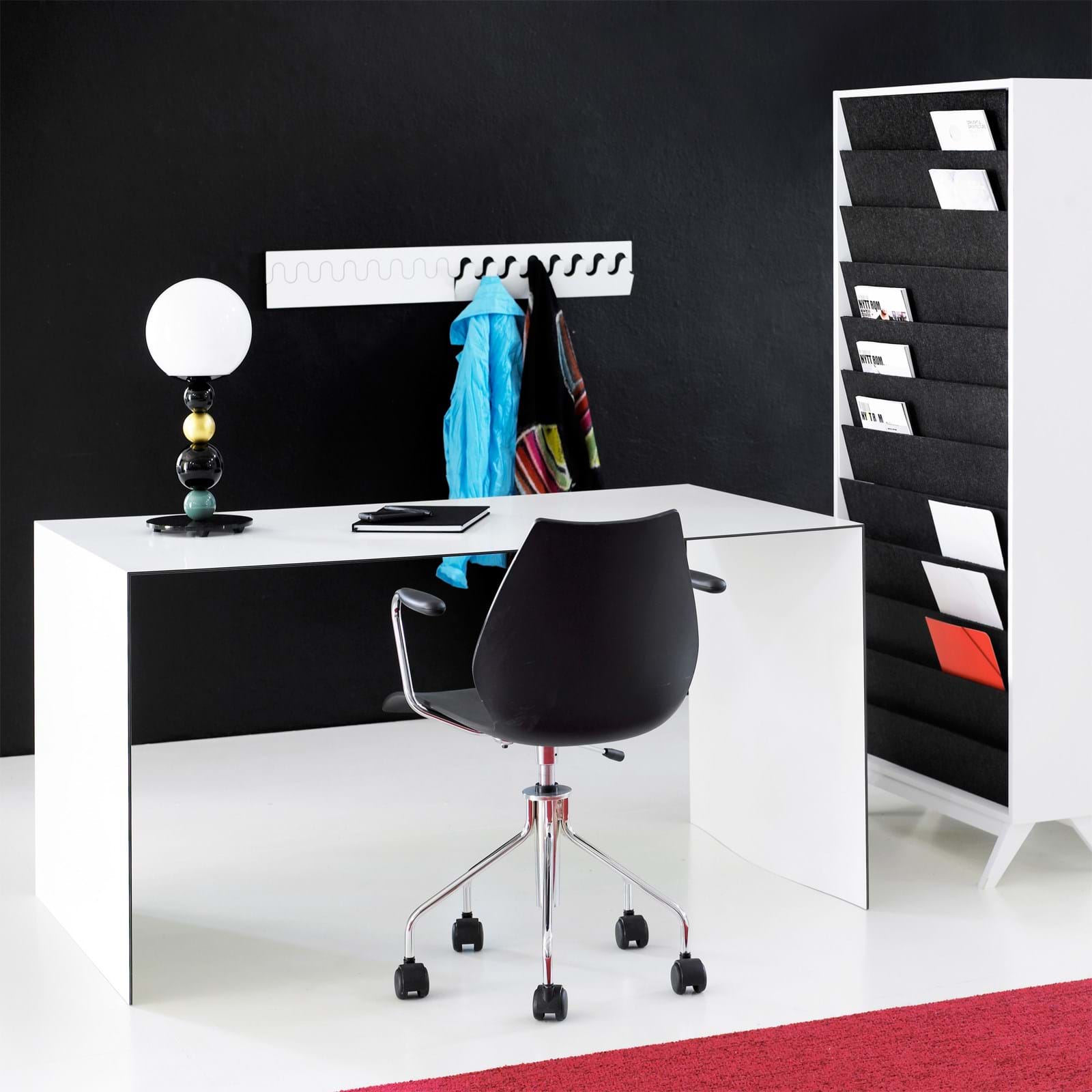 Thinner Bord från Vålamagasinet Matbord, Karl Andersson & Söner, Image-5