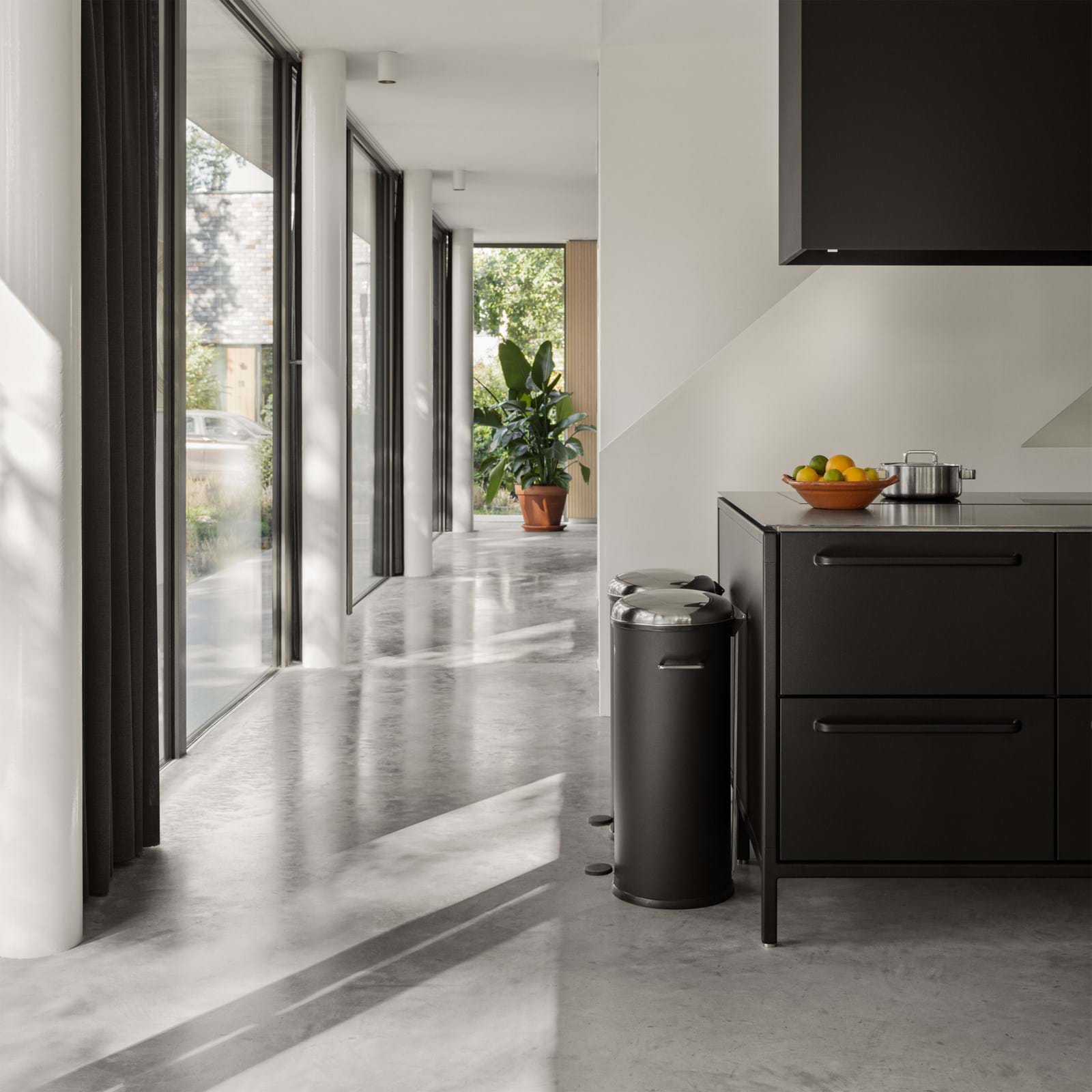 Vipp 17 Pedalhink från Vålamagasinet Soptunnor och tvättkorgar, Vipp, Image-4