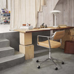 Vipp 453+ Swivel Chair With Castors från Vålamagasinet Skrivbordsstolar, Vipp, Image-2