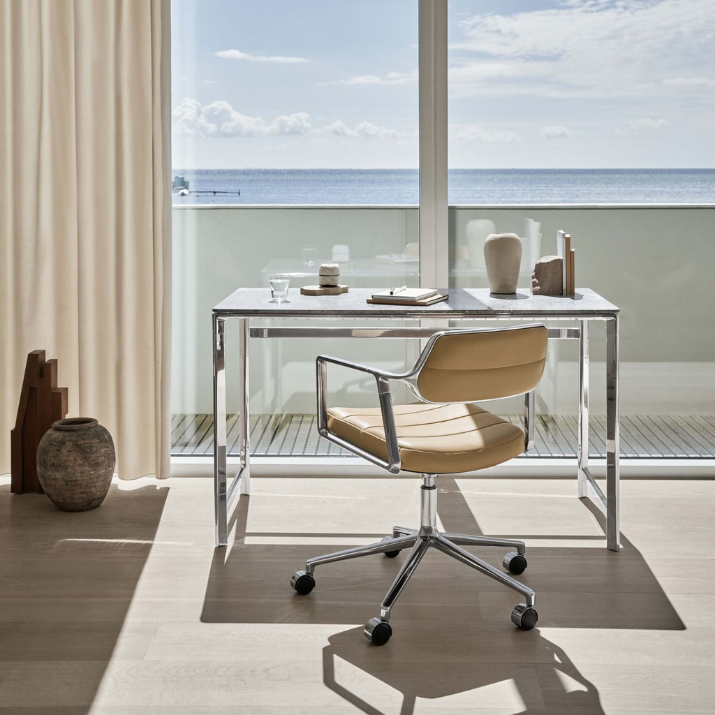 Vipp 453+ Swivel Chair With Gliders från Vålamagasinet Skrivbordsstolar, Vipp, Image-3