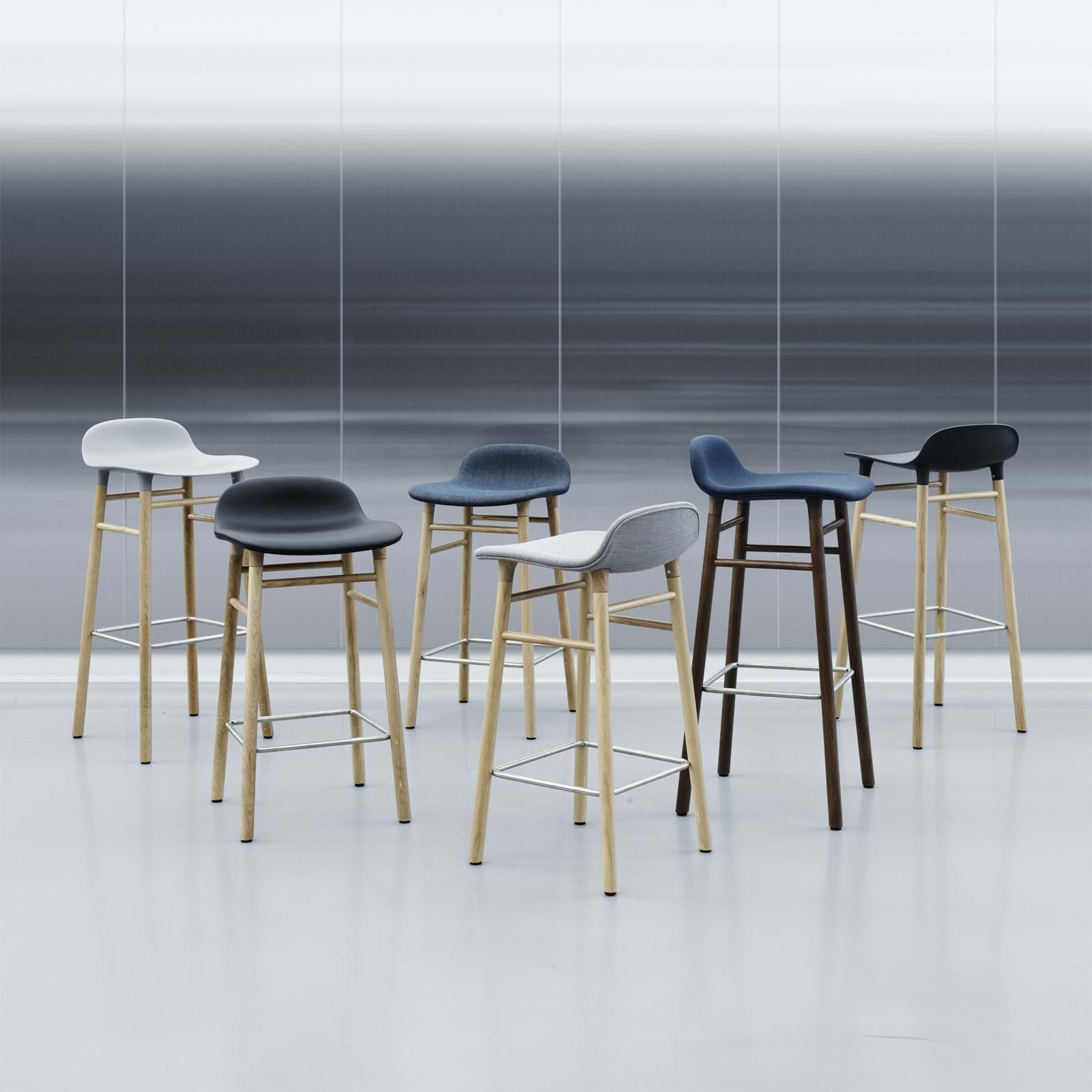 Form Barstool 65 cm Walnut/Steel från Vålamagasinet Barstolar, Normann Copenhagen, Image-3
