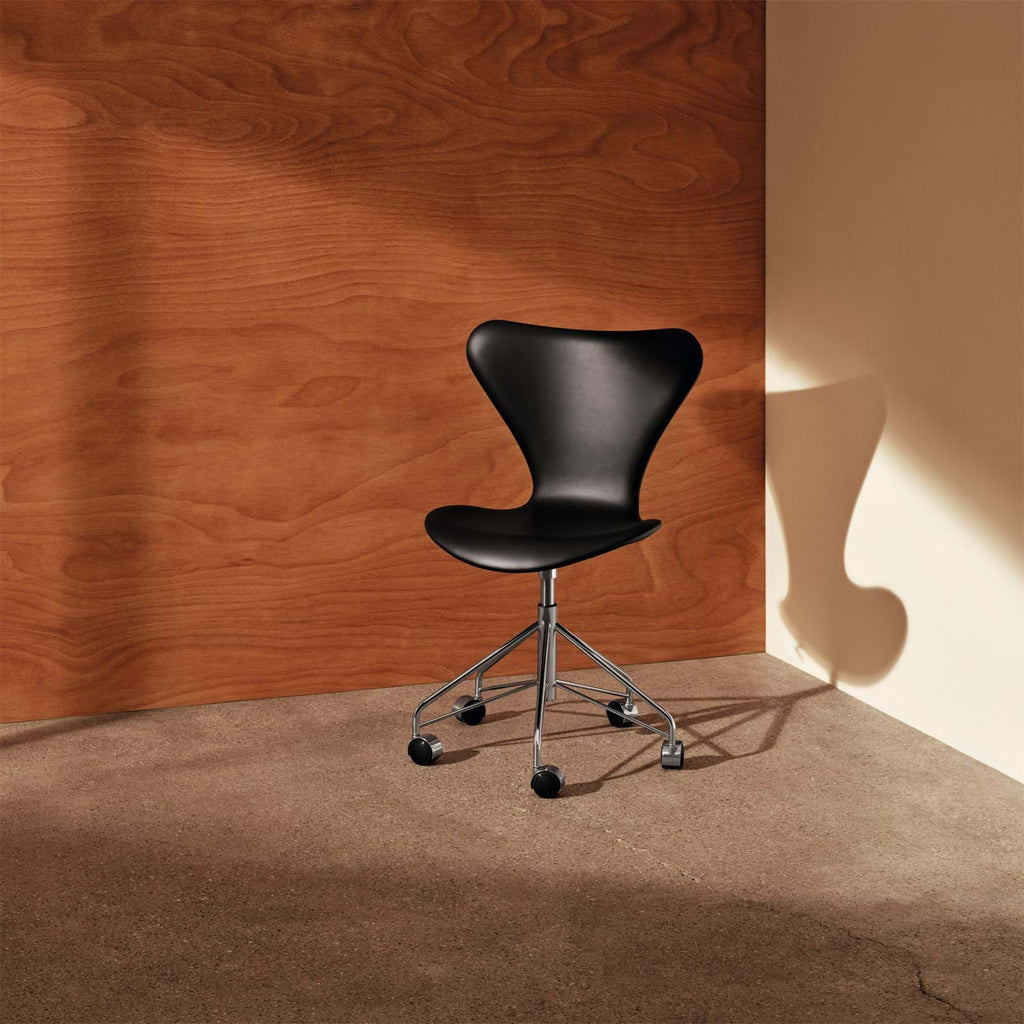 Sjuan 3117 Kontorsstol Helklädd från Vålamagasinet Skrivbordsstolar, Fritz Hansen, Image-3