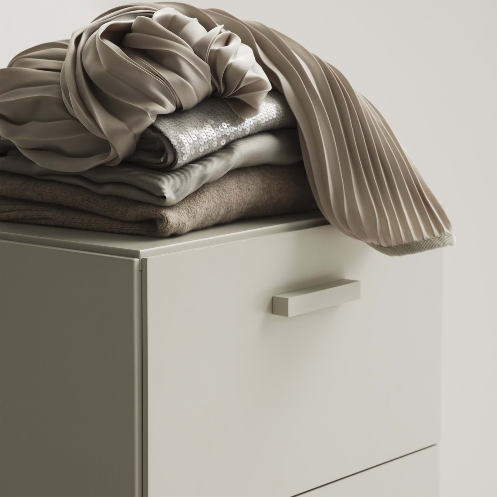 Relief Byrå Hög från Vålamagasinet Byråar, Relief, Image-5