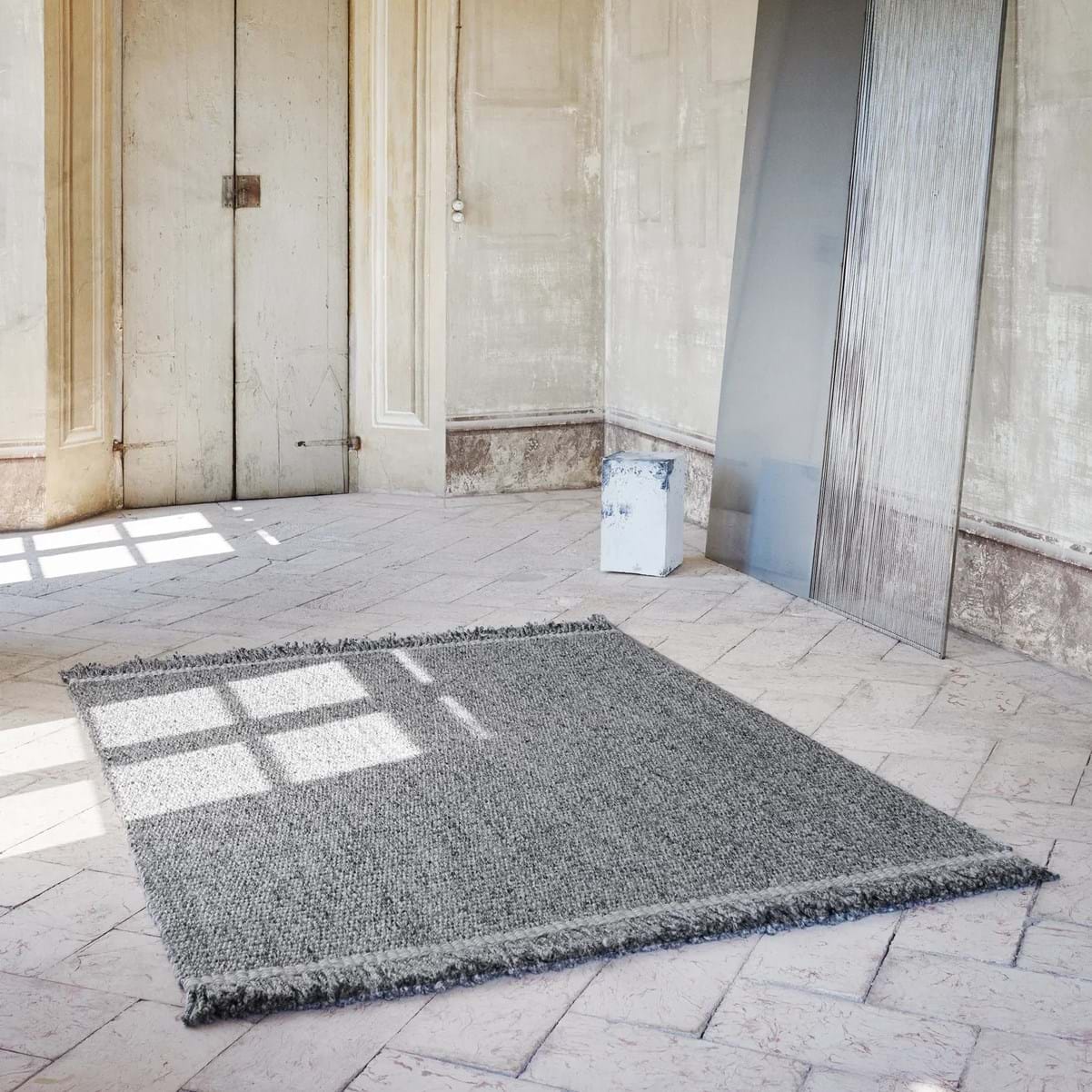 Elmo från Vålamagasinet Ullmattor, Linie design, Image-2