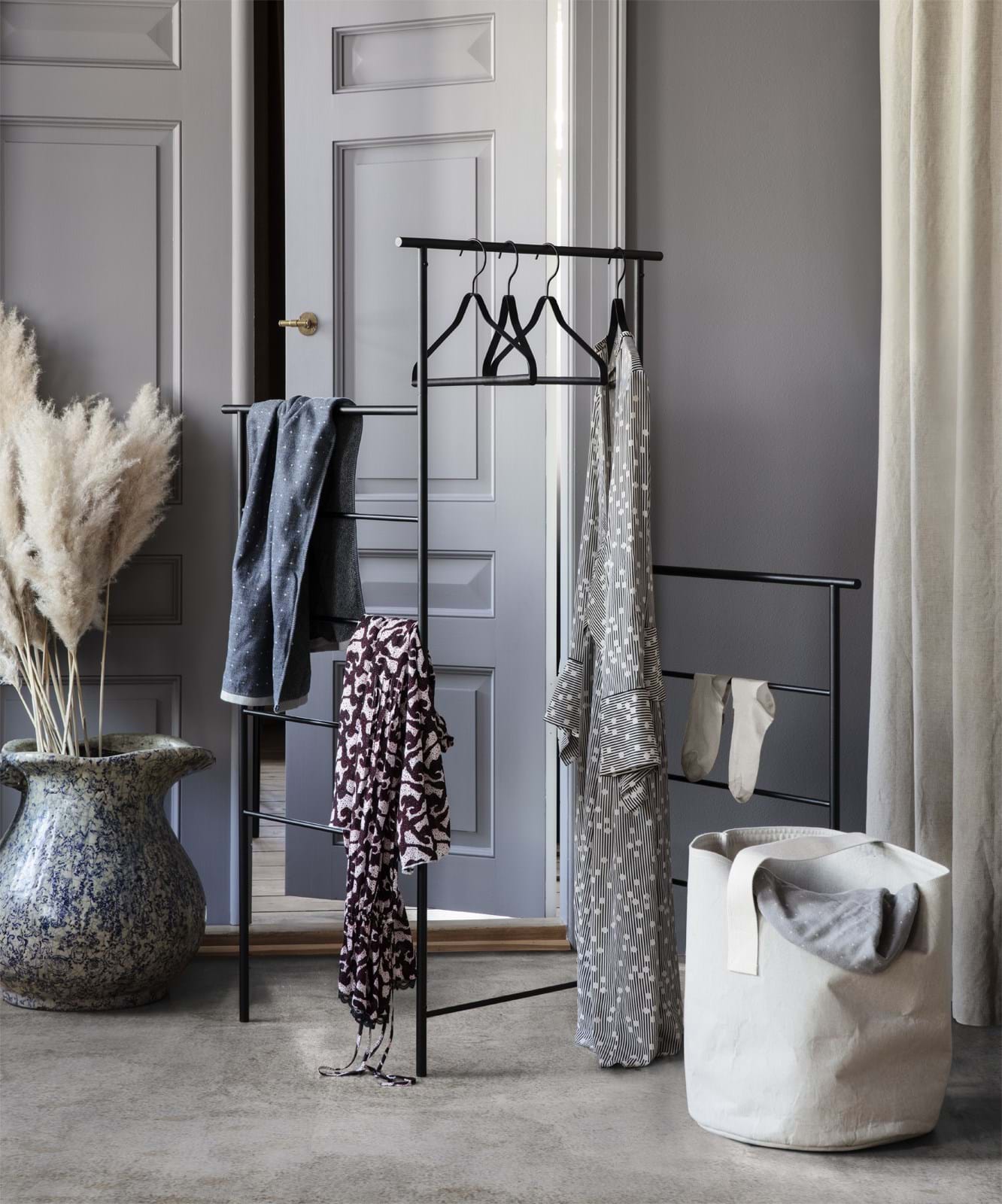 Coat Hanger Set of 3 från Vålamagasinet Galgar och hängare, Ferm Living, Image-2