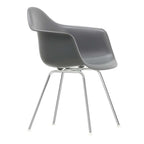 Eames Plastic Armchair RE DAX - Chrome Base från Vålamagasinet Matstolar, Vitra, Image-1