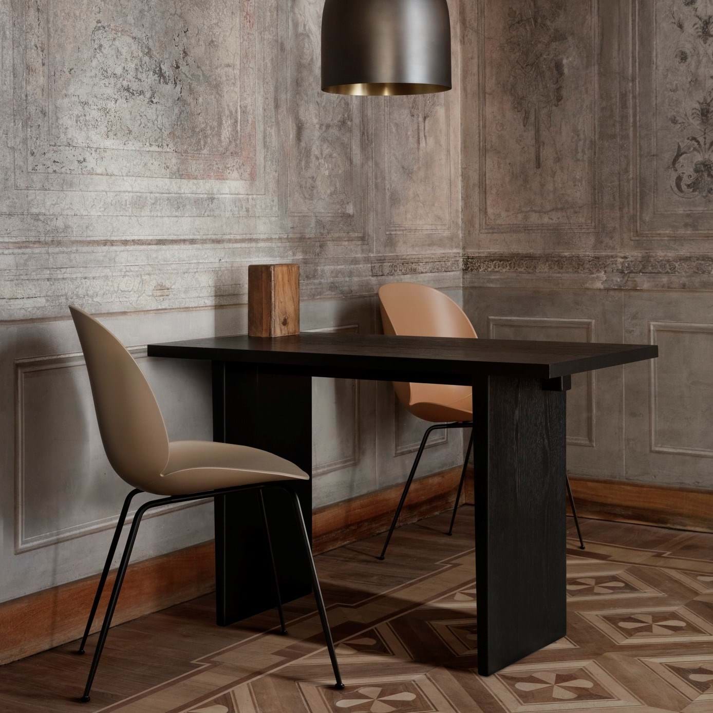 Beetle Chair Unupholstered Black Matt Base från Vålamagasinet Matstolar, Gubi, Image-2