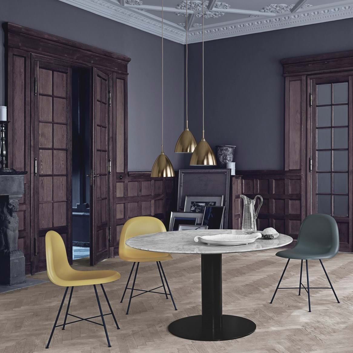 Gubi 2.0 Round Dining Table 130 cm från Vålamagasinet Matbord, Gubi, Image-2