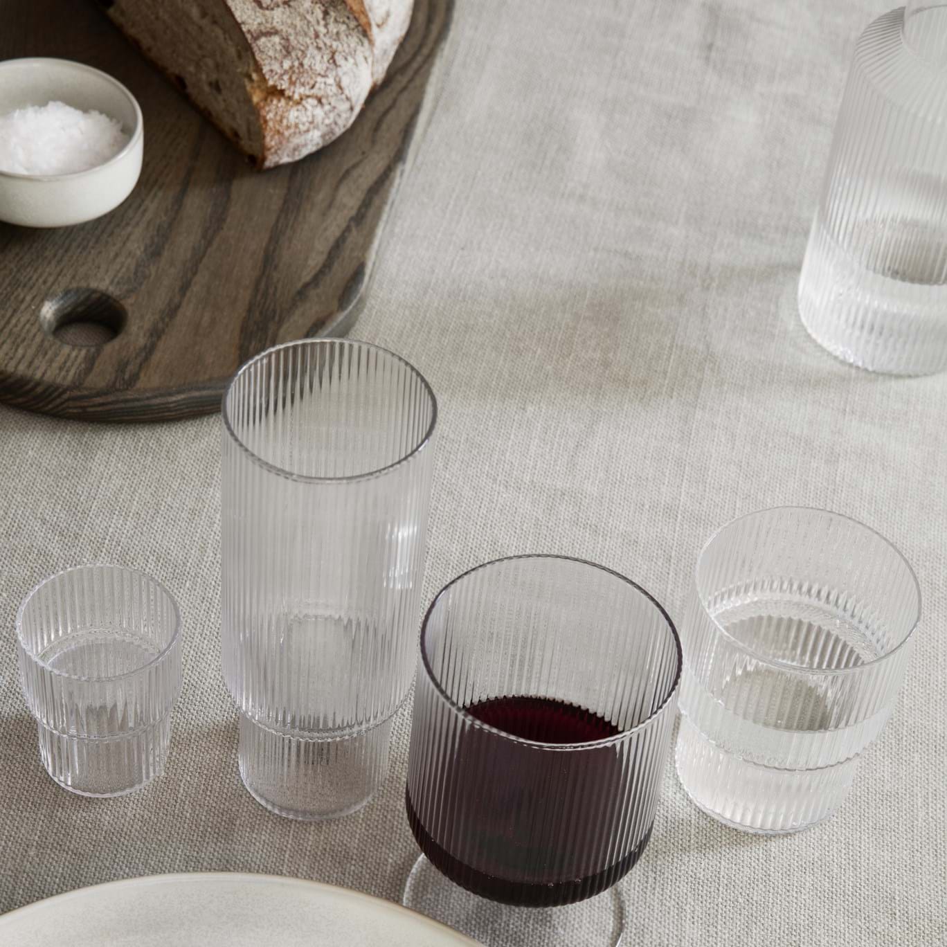 Ripple Wine Glasses Set Of 2 från Vålamagasinet Tallrikar och glas, Ferm Living, Image-4