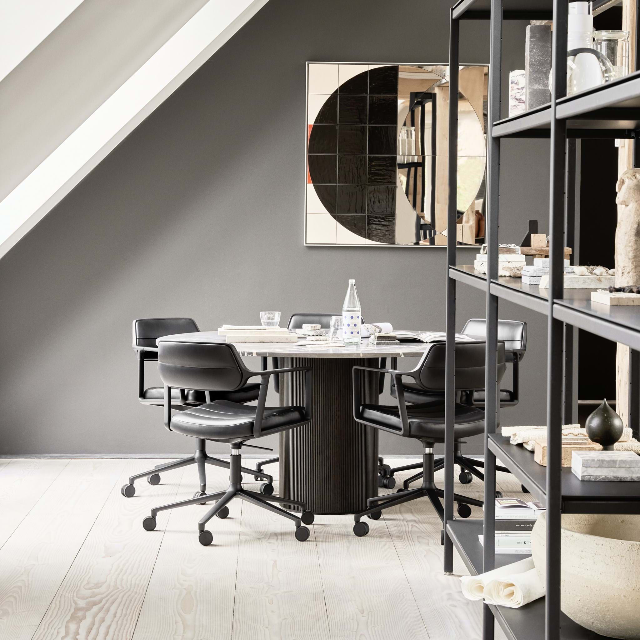 Vipp 453+ Swivel Chair With Castors från Vålamagasinet Skrivbordsstolar, Vipp, Image-4