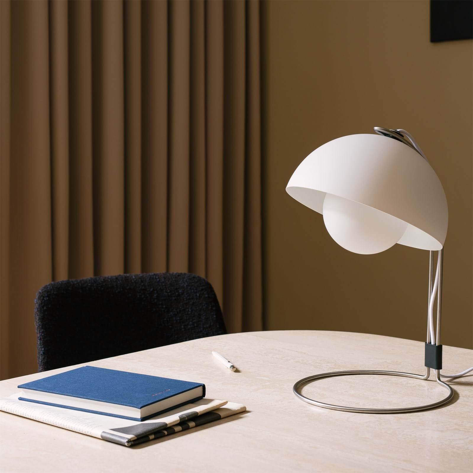 Flowerpot VP4 Table Lamp från Vålamagasinet Bordslampor, &Tradition, Image-3