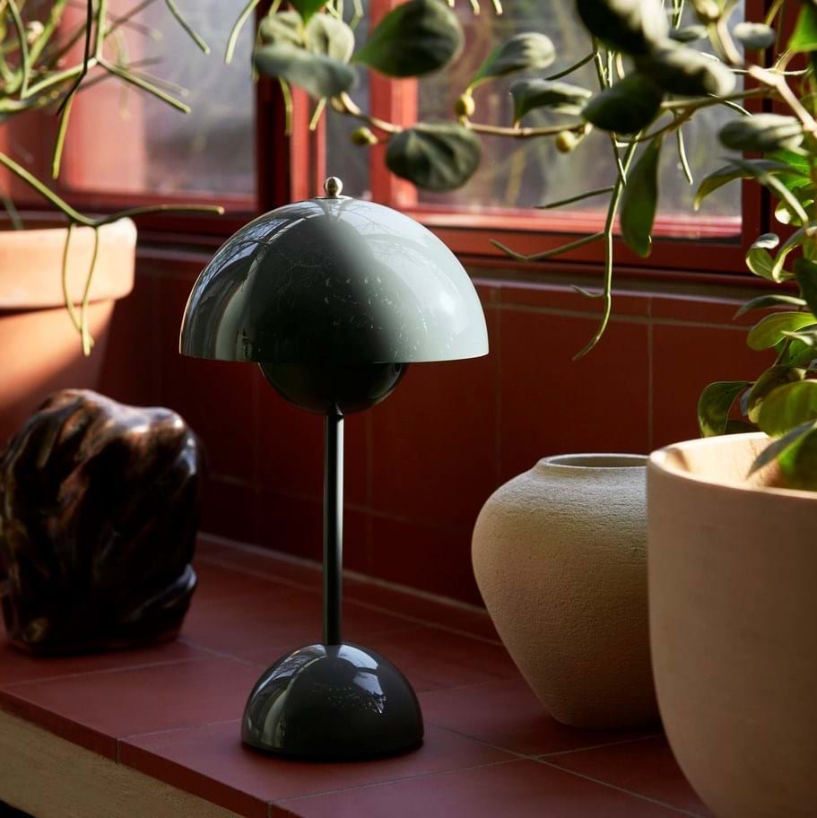 Flowerpot Portable Table Lamp VP9 från Vålamagasinet Portabla lampor, &Tradition, Image-3