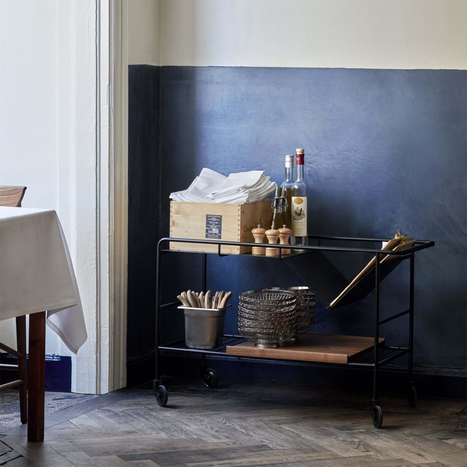 Alima NDS1 från Vålamagasinet Serveringsvagnar och rullbord, &Tradition, Image-3