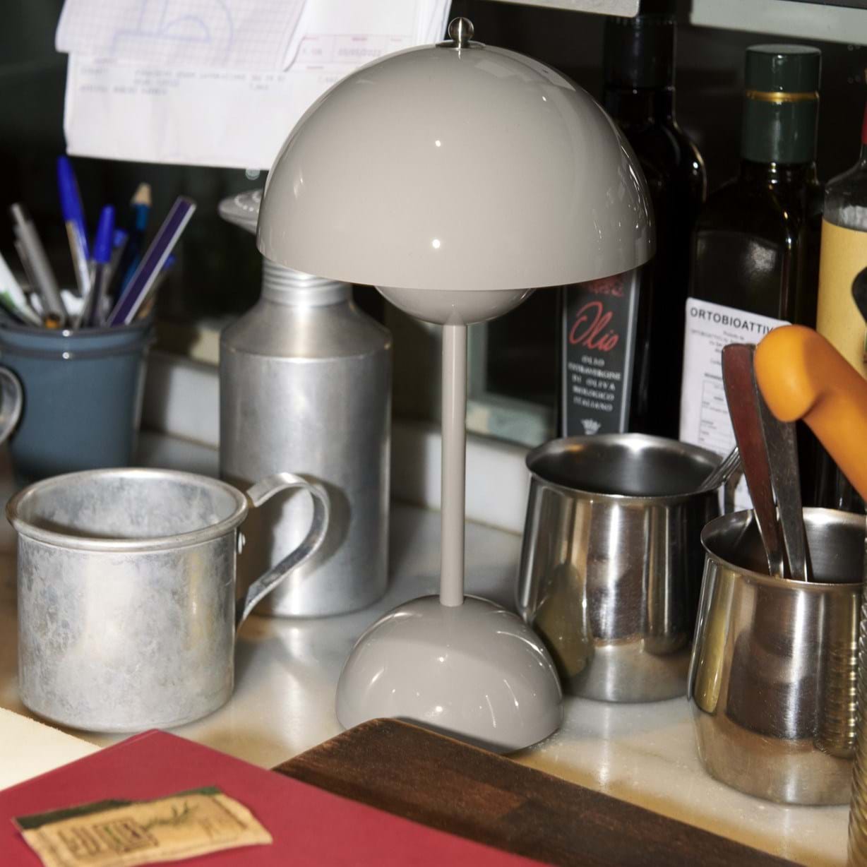 Flowerpot Portable Table Lamp VP9 från Vålamagasinet Portabla lampor, &Tradition, Image-3