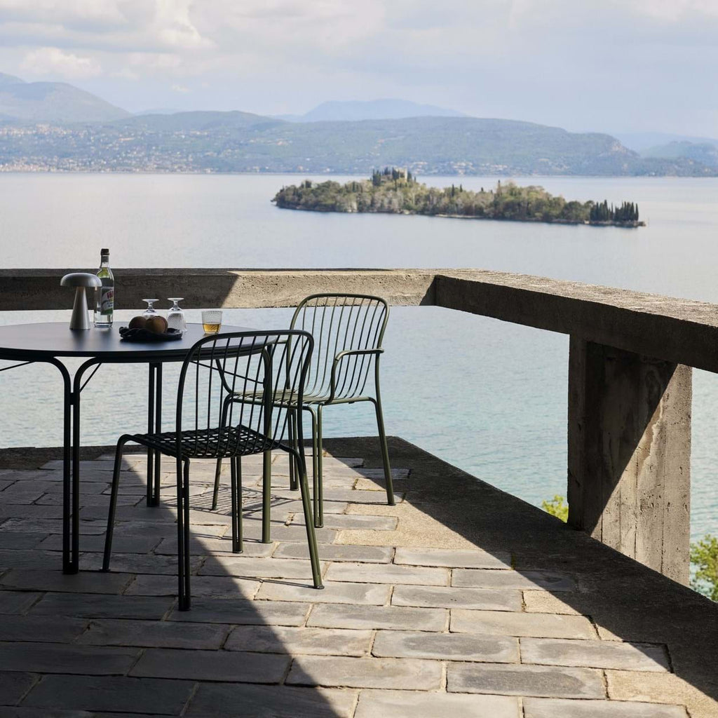 Thorvald SC98 Dining Table Round från Vålamagasinet Matbord utemöbler, &Tradition, Image-4