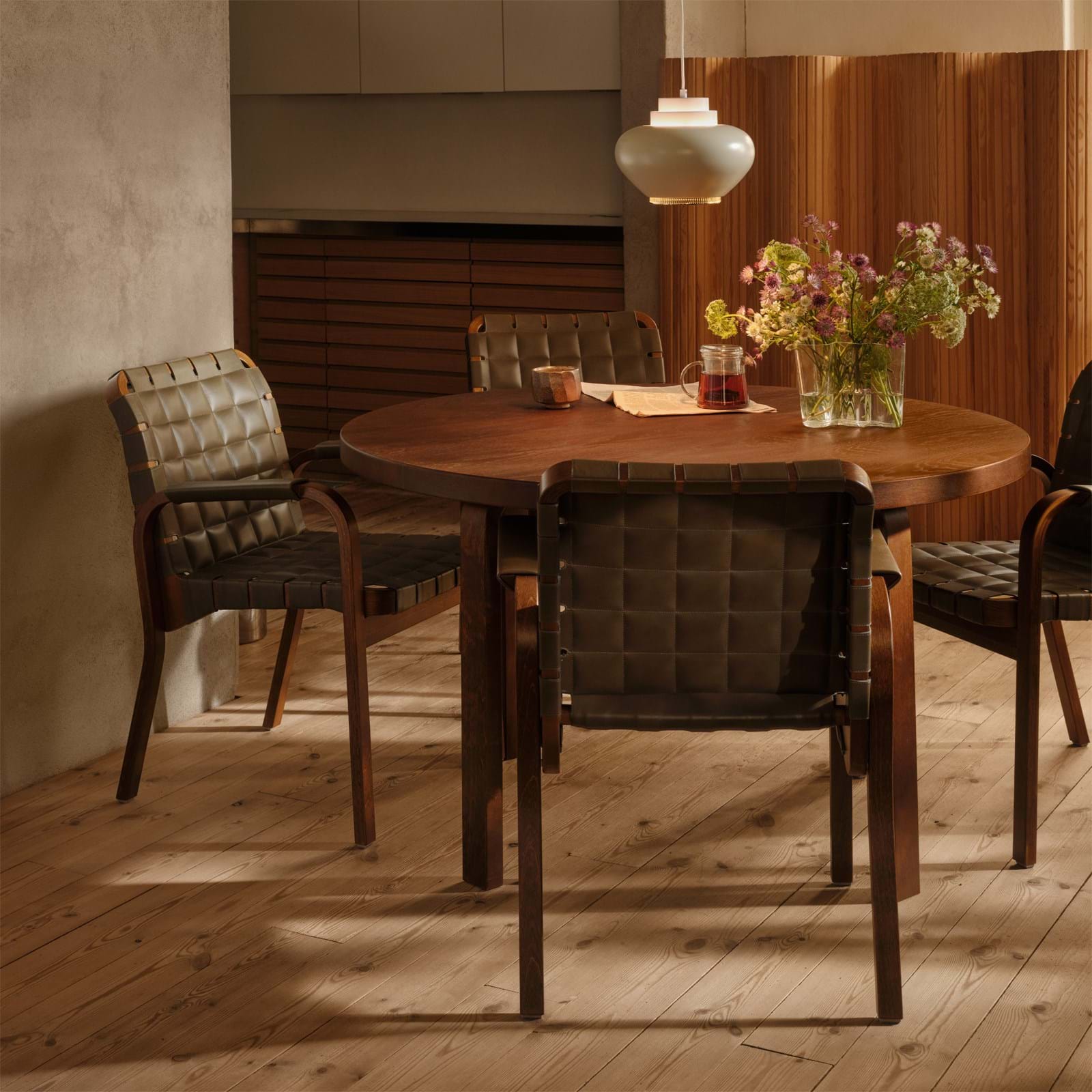 Table 91 från Vålamagasinet Matbord, Artek, Image-2