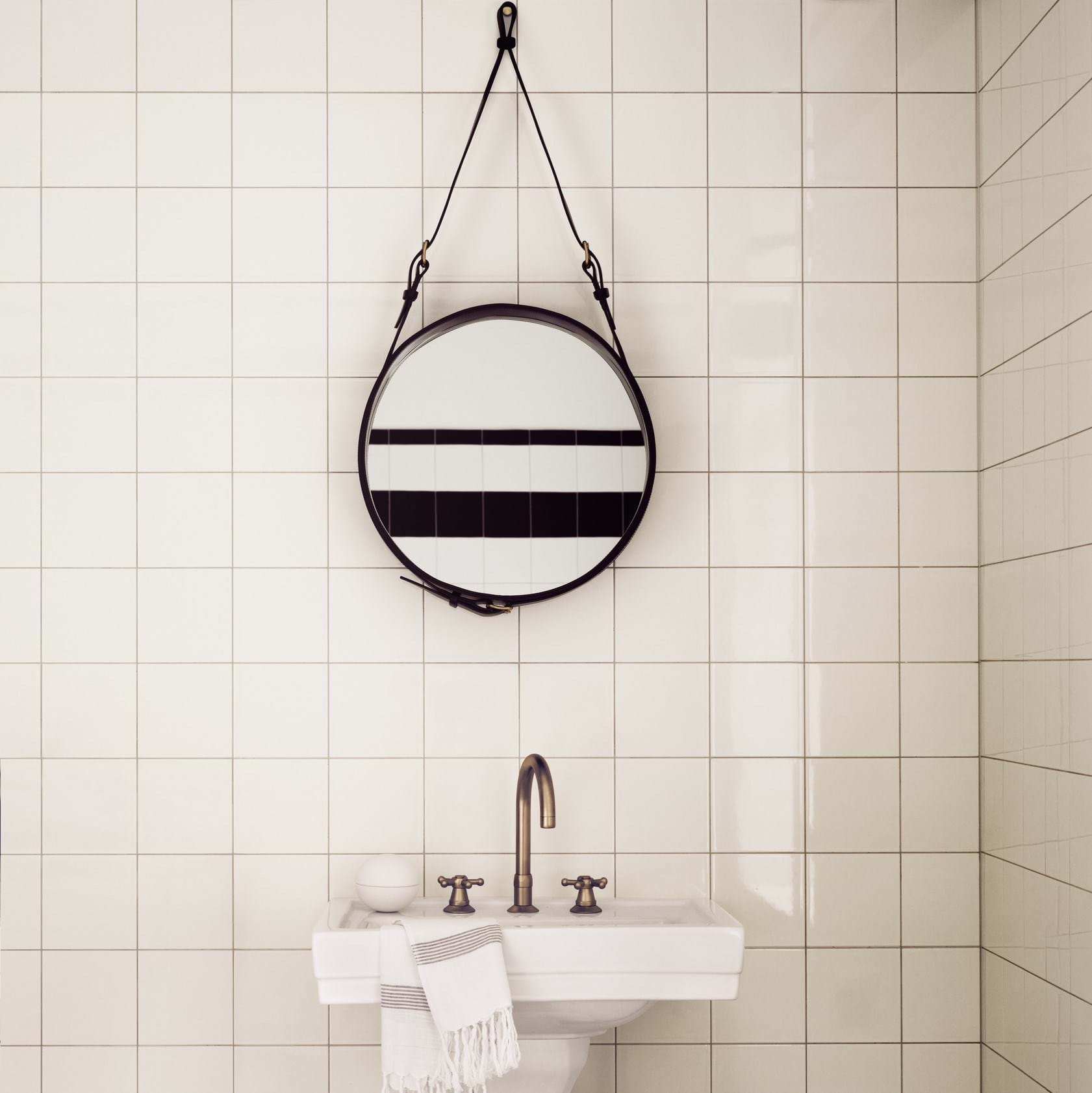 Adnet Circular Ø45 cm från Vålamagasinet Speglar, Gubi, Image-3