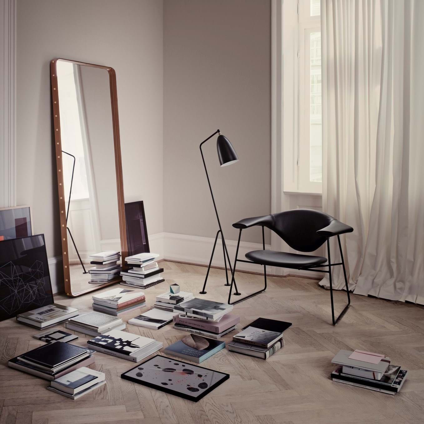 Masculo Lounge Chair Sledge Base Black Matt från Vålamagasinet Fåtöljer, Gubi, Image-2