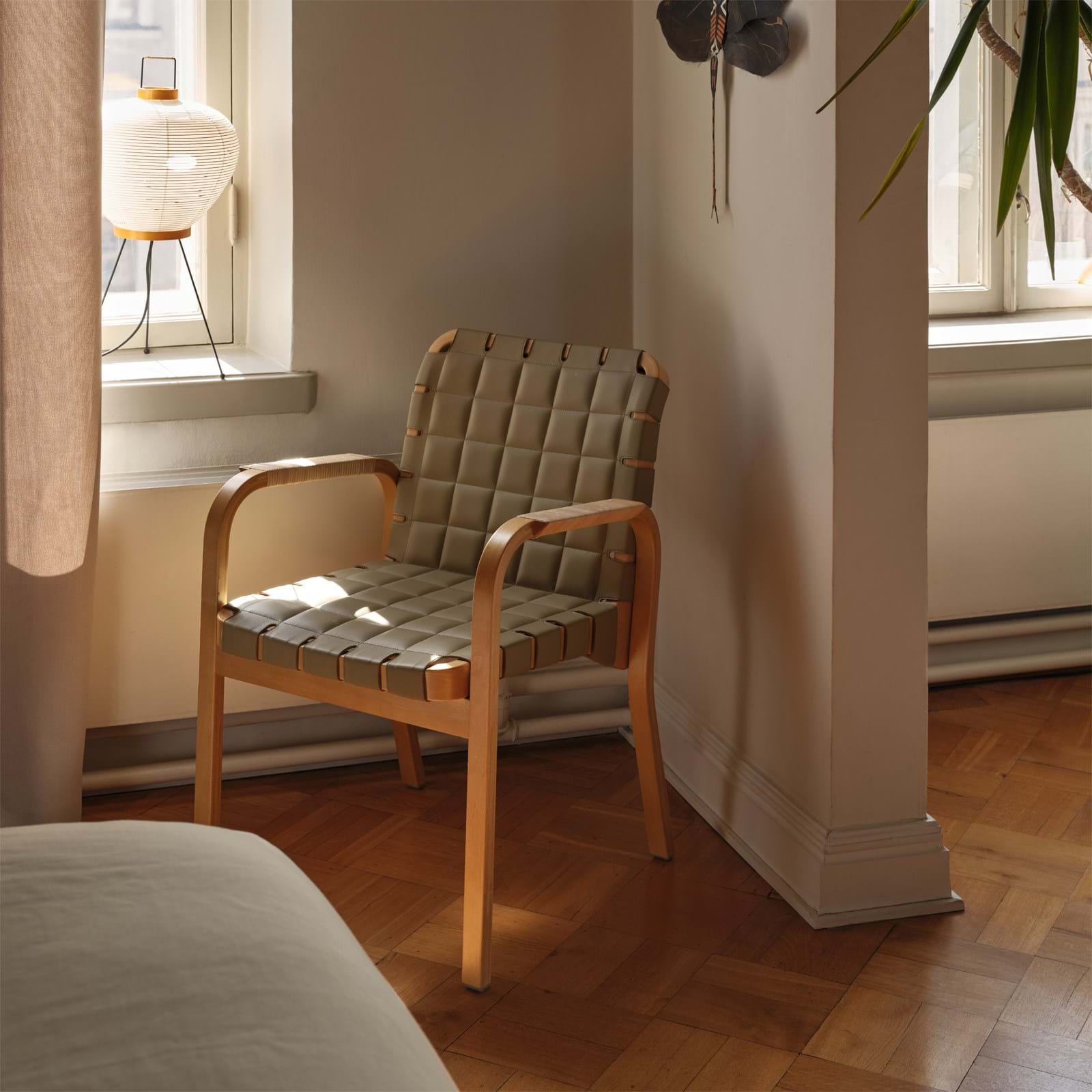 Armchair 45 från Vålamagasinet Matstolar, Artek, Image-3