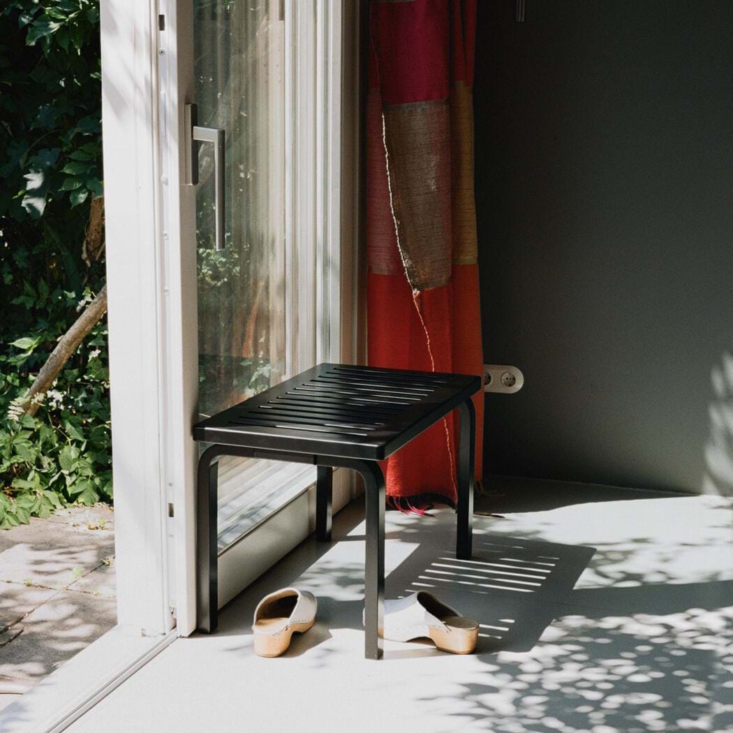 Bench Slatted top 153B från Vålamagasinet Pallar och bänkar, Artek, Image-2