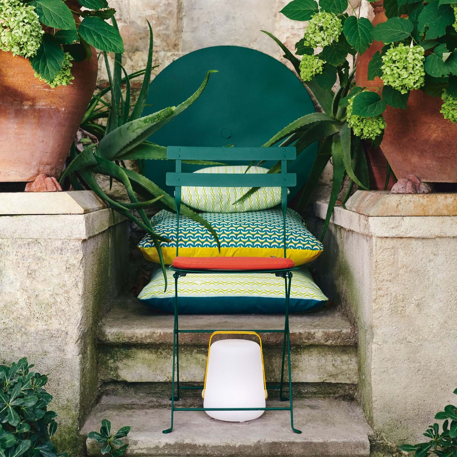 Bistro Table 77 cm från Vålamagasinet Matbord utemöbler, Fermob, Image-2