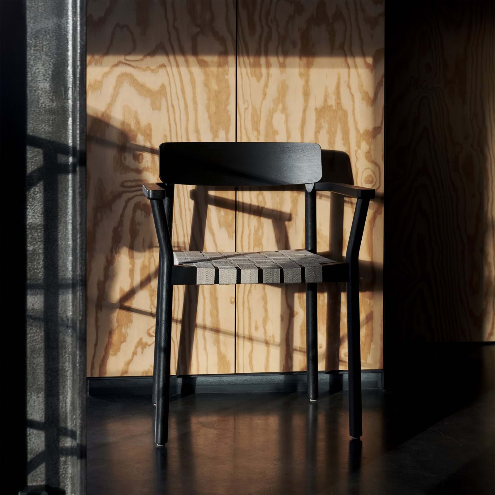 Betty TK9 Armchair från Vålamagasinet Matstolar, &Tradition, Image-2