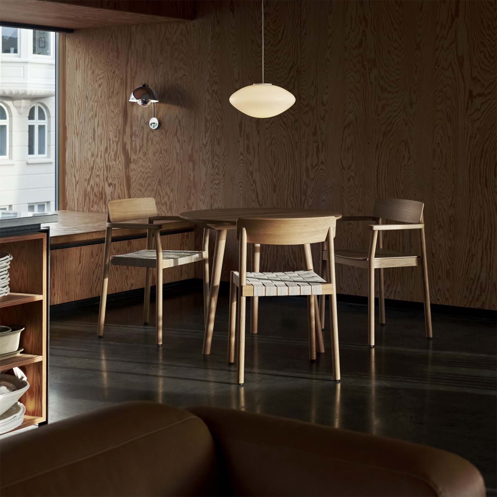 Betty TK9 Armchair från Vålamagasinet Matstolar, &Tradition, Image-3