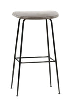 Beetle Bar Stool Fully Upholstered Black Matt Base från Vålamagasinet Barstolar, Gubi, Image-1