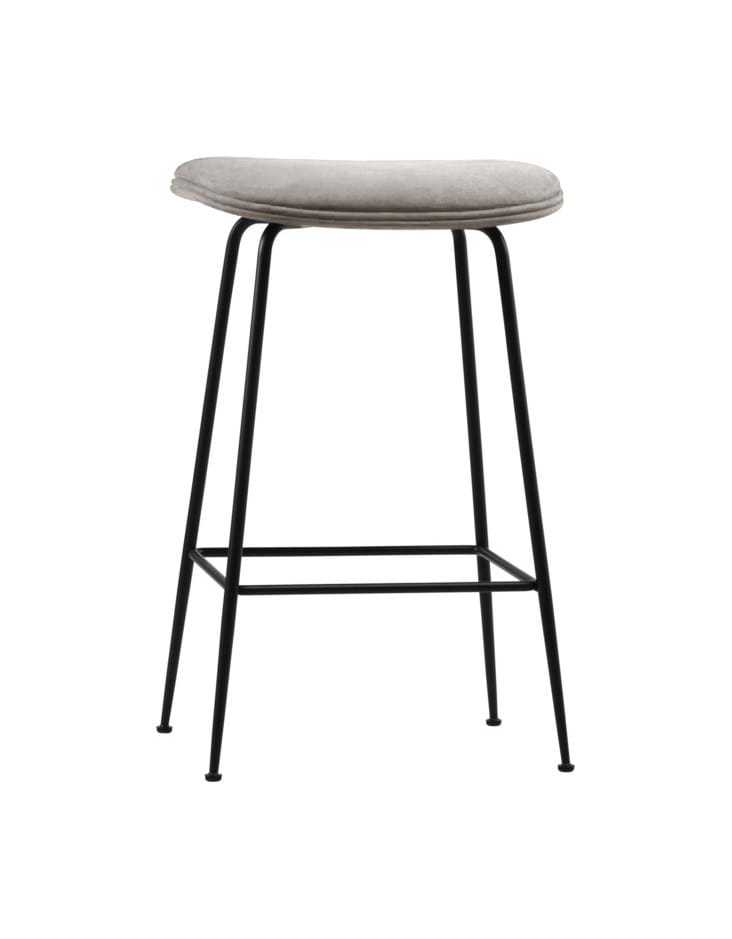 Beetle Counter Stool Fully Upholstered Black Matt Base från Vålamagasinet Barstolar, Gubi, Image-1