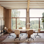 Bat Meeting Chair Fully Upholstered 4-star Base W. Castors från Vålamagasinet Skrivbordsstolar, Gubi, Image-2