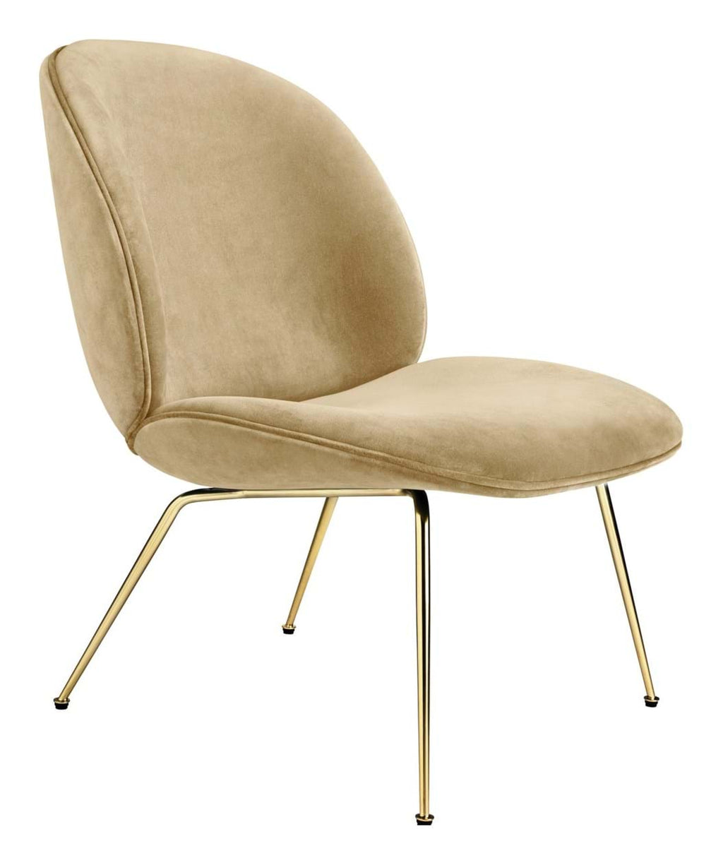 Beetle Lounge Chair Conic Base Brass Semi Matt från Vålamagasinet Fåtöljer, Gubi, Image-1