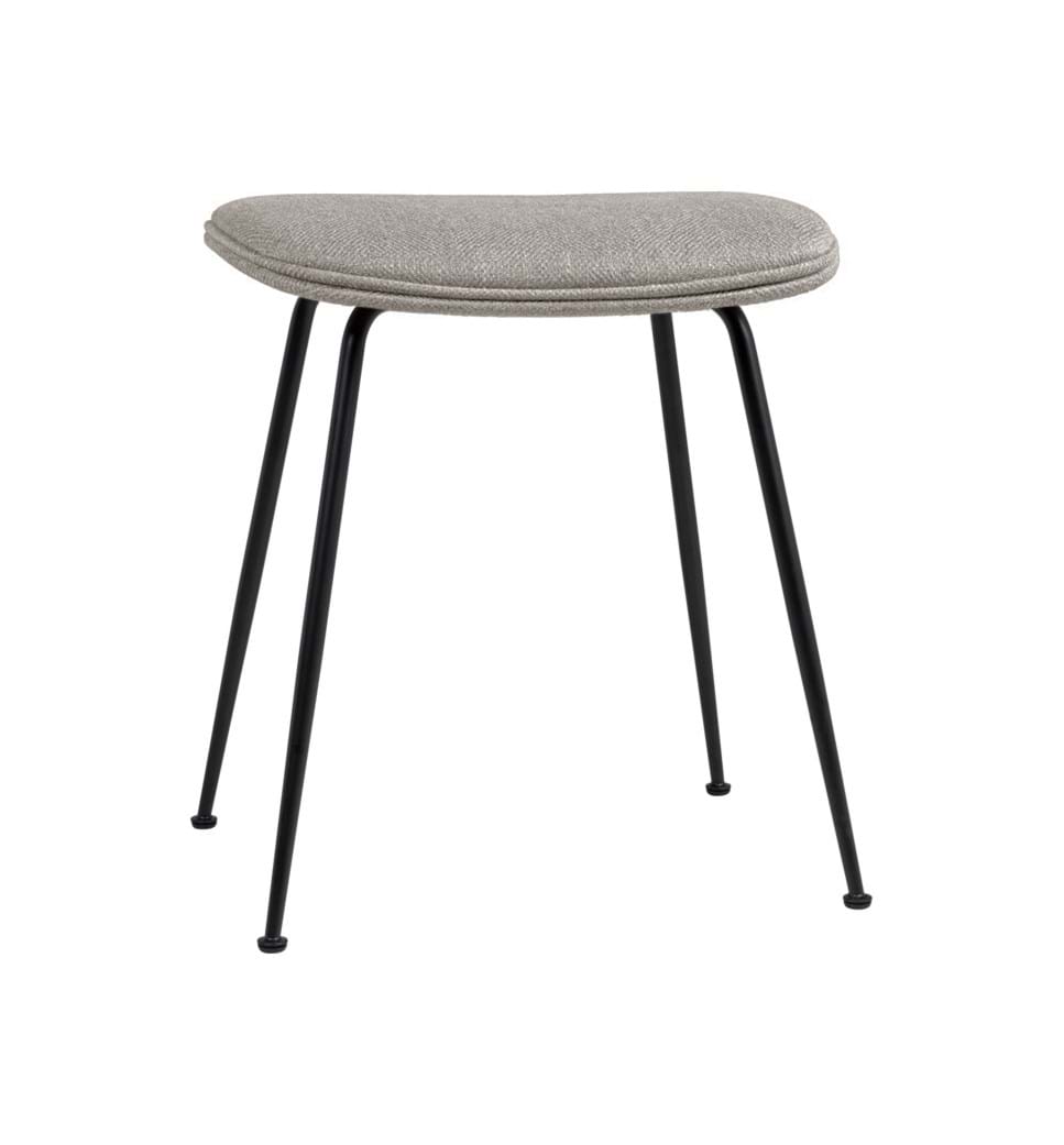 Beetle Stool Fully Upholstered Black Matt Base från Vålamagasinet Pallar och bänkar, Gubi, Image-1