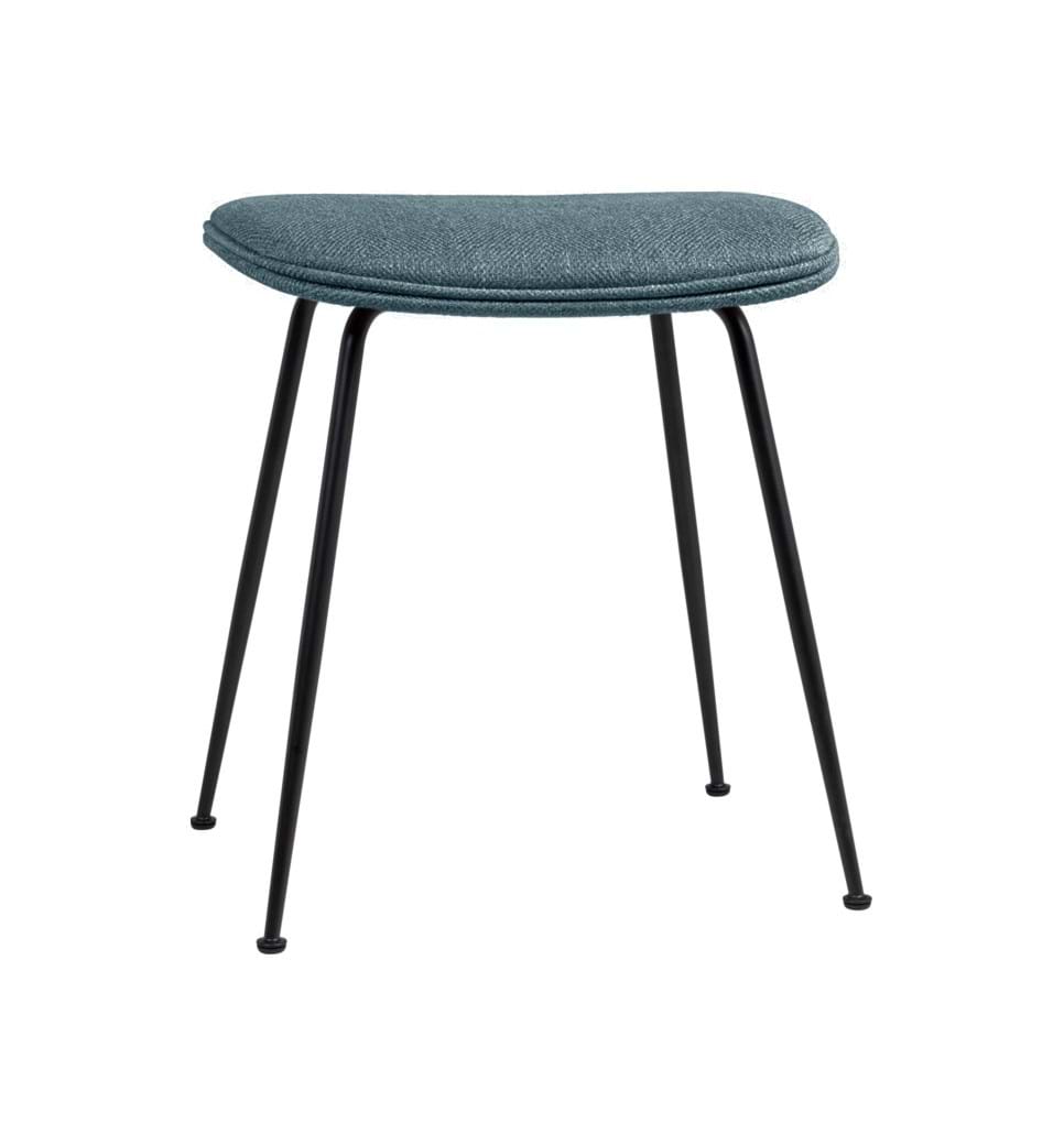 Beetle Stool Fully Upholstered Black Matt Base från Vålamagasinet Pallar och bänkar, Gubi, Image-1