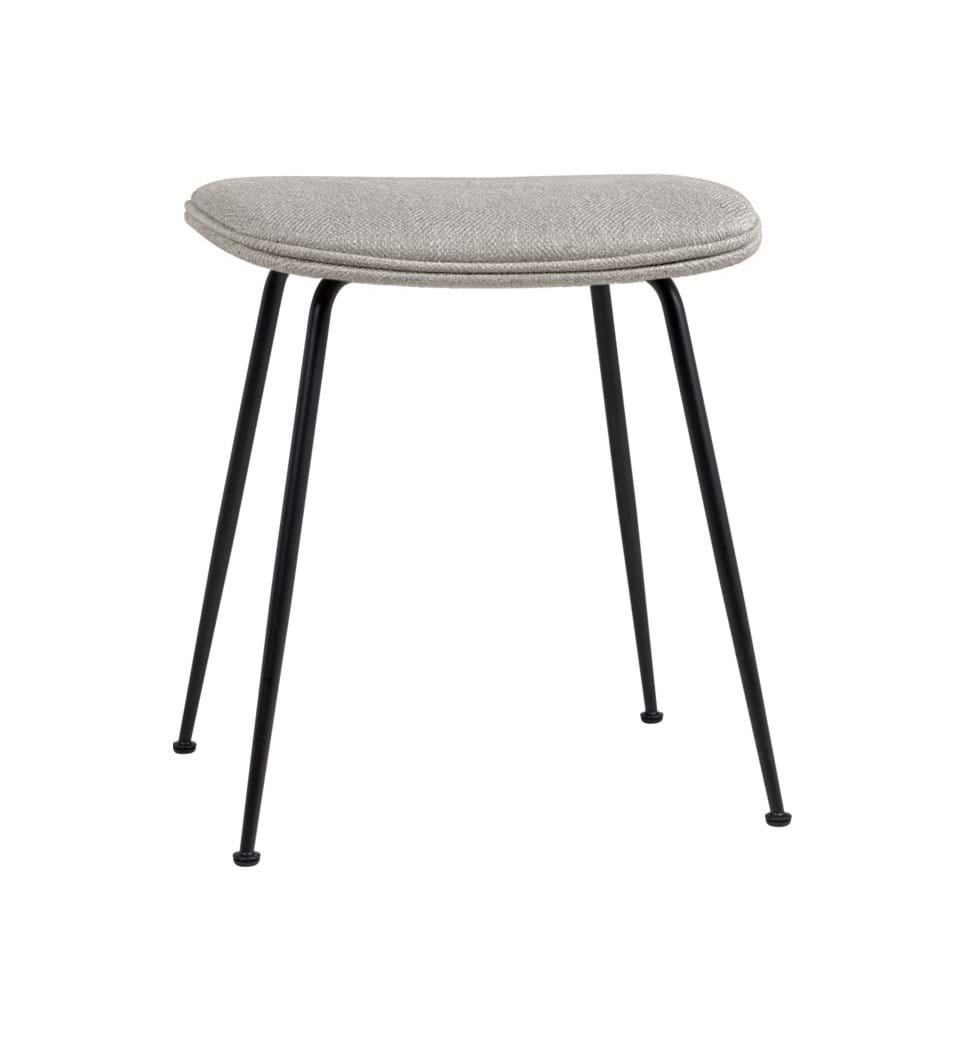 Beetle Stool Fully Upholstered Black Matt Base från Vålamagasinet Pallar och bänkar, Gubi, Image-1