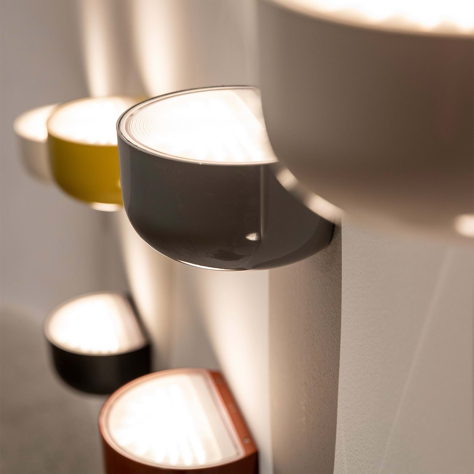 Bellhop Wall Up från Vålamagasinet Vägglampor, Flos, Image-2