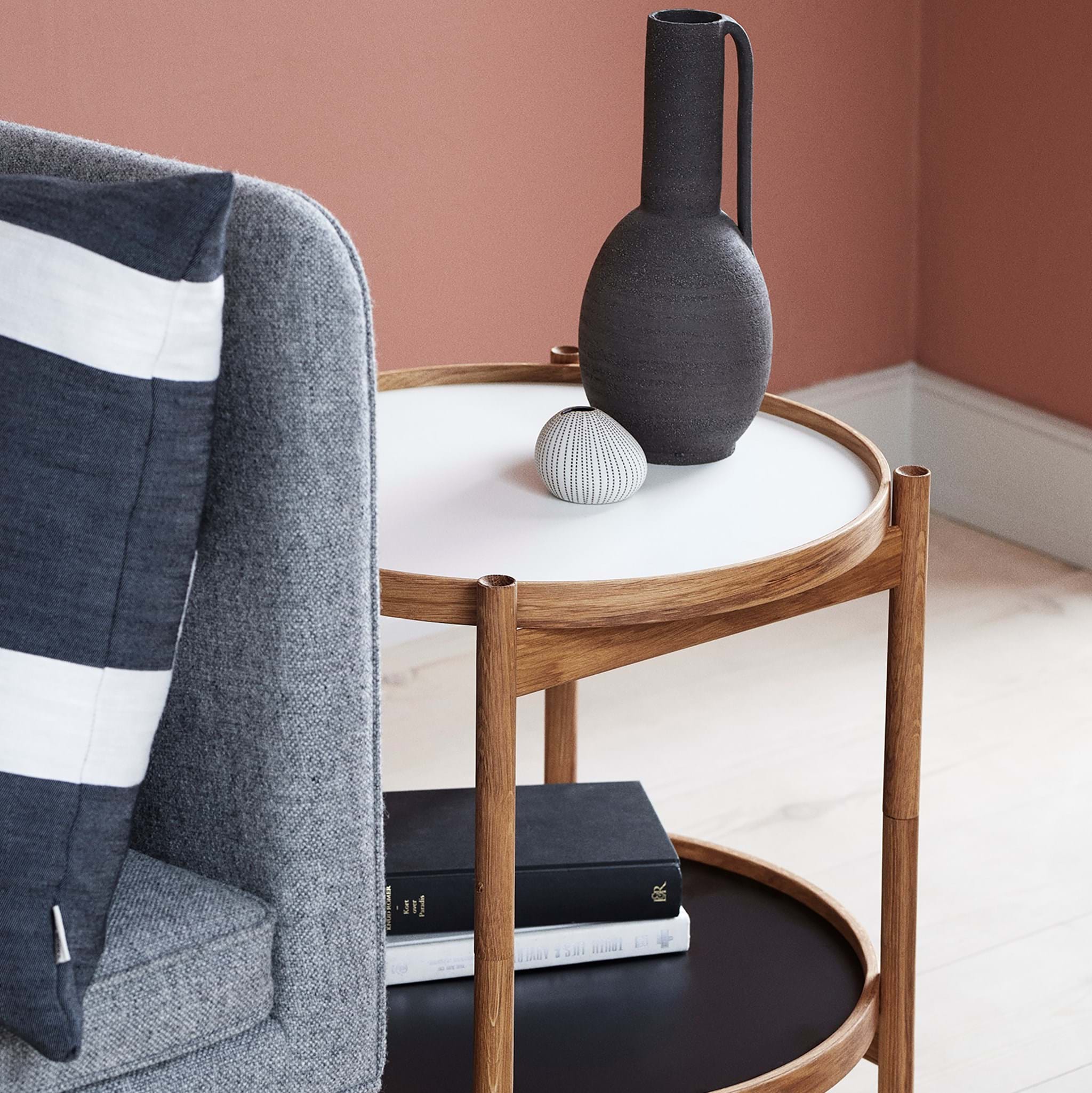 Bølling Tray Table 60 cm Oiled Walnut från Vålamagasinet Serveringsvagnar och rullbord, Brdr. Krüger, Image-2