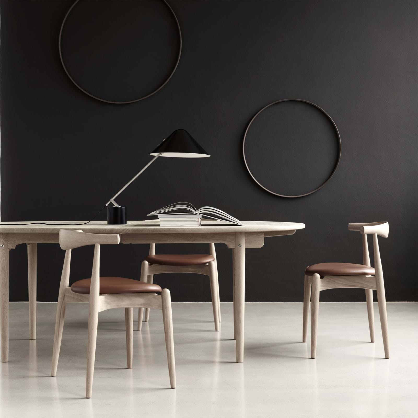 CH20 Elbow Stol från Vålamagasinet Matstolar, Carl Hansen & Son, Image-3