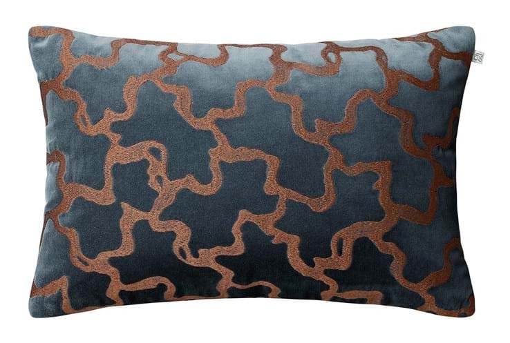 Chand Velvet Cushion Cover 40x60 från Vålamagasinet Prydnadskuddar, Chhatwal & Jonsson, Image-1