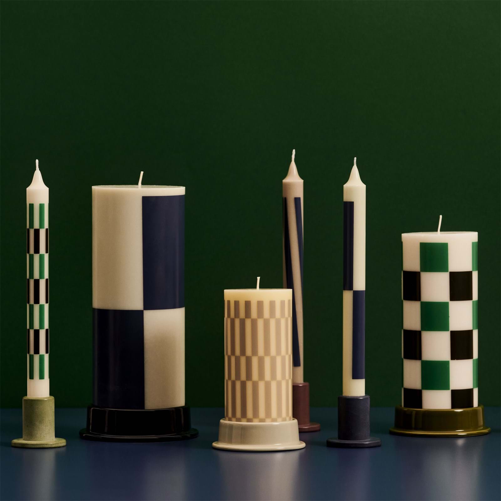 Tube Candleholder Concrete Small från Vålamagasinet Ljusstakar och ljuslyktor, HAY, Image-4