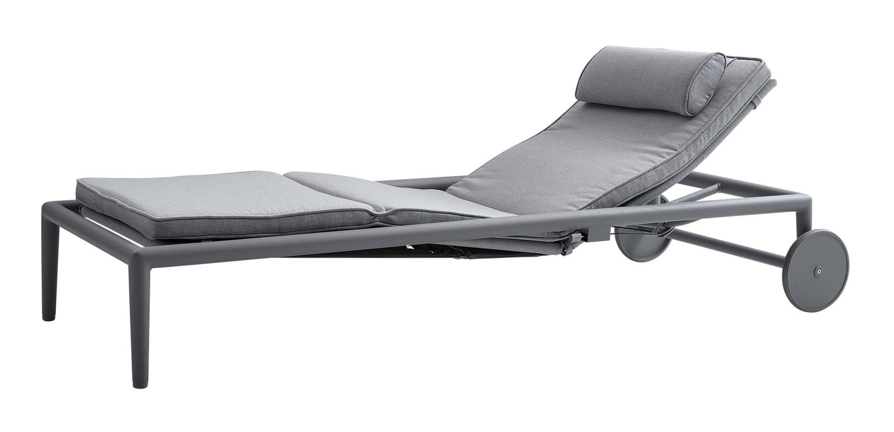 Conic Solsäng från Vålamagasinet Solstolar utemöbler, Cane-line, Image-1