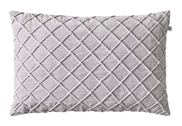 Deva Velvet Cushion 40x60 från Vålamagasinet Prydnadskuddar, Chhatwal & Jonsson, Image-1