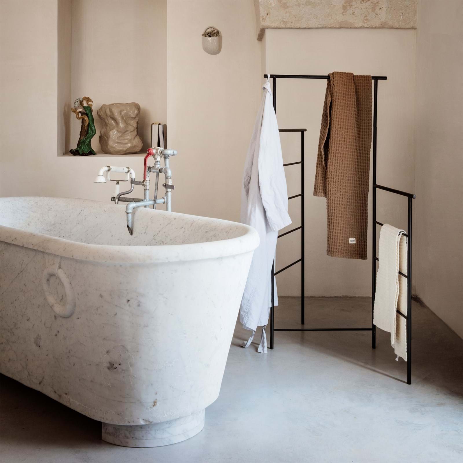 Dora Clothes Stand från Vålamagasinet Galgar och hängare, Ferm Living, Image-4