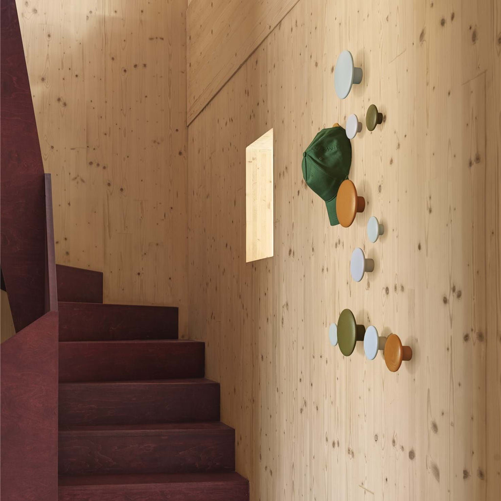 The Dots Large från Vålamagasinet Galgar och hängare, Muuto, Image-3