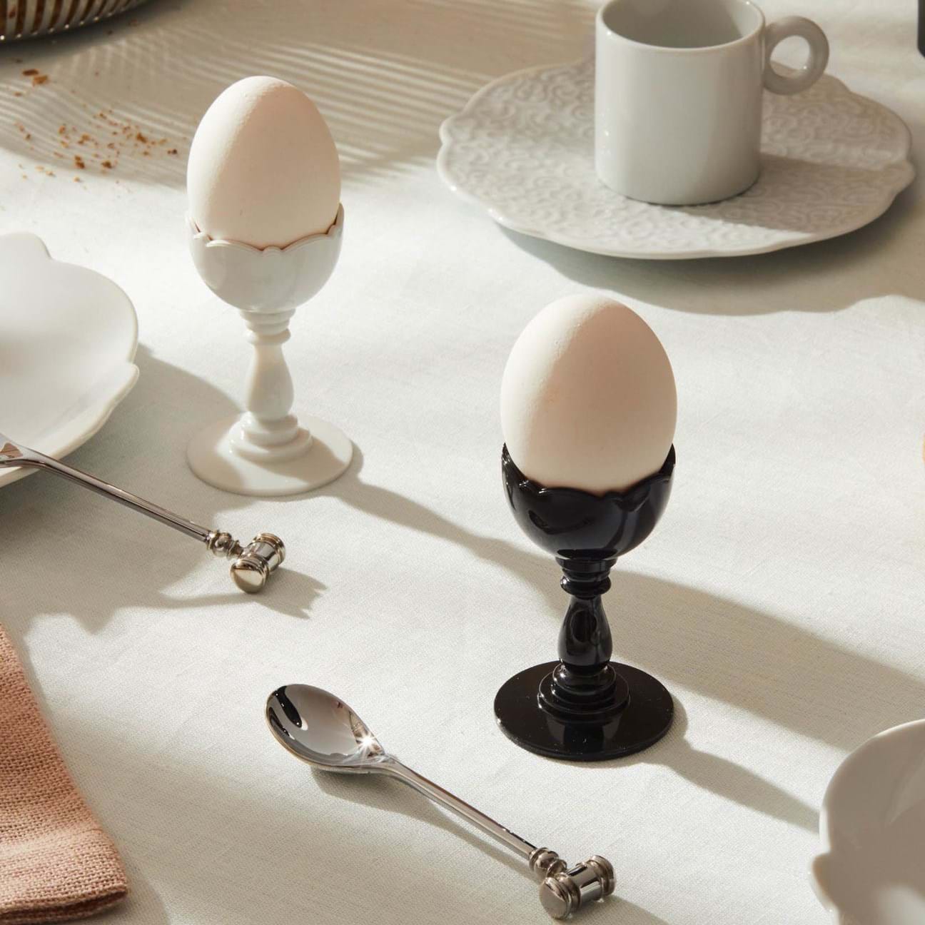 Dressed Egg Cup w. Spoon från Vålamagasinet Kökstillbehör, Alessi, Image-2