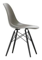 Eames Fiberglass Chair DSW Black Maple från Vålamagasinet Matstolar, Vitra, Image-1
