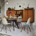 Eames Fiberglass Chair DSW Ash Honey Tone från Vålamagasinet Matstolar, Vitra, Image-2