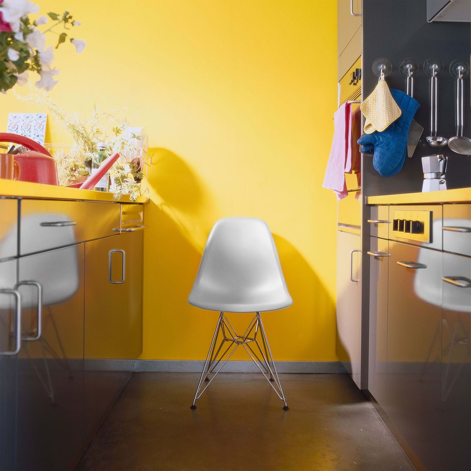 Eames Plastic Side Chair DSR - Chrome från Vålamagasinet Matstolar, Vitra, Image-2