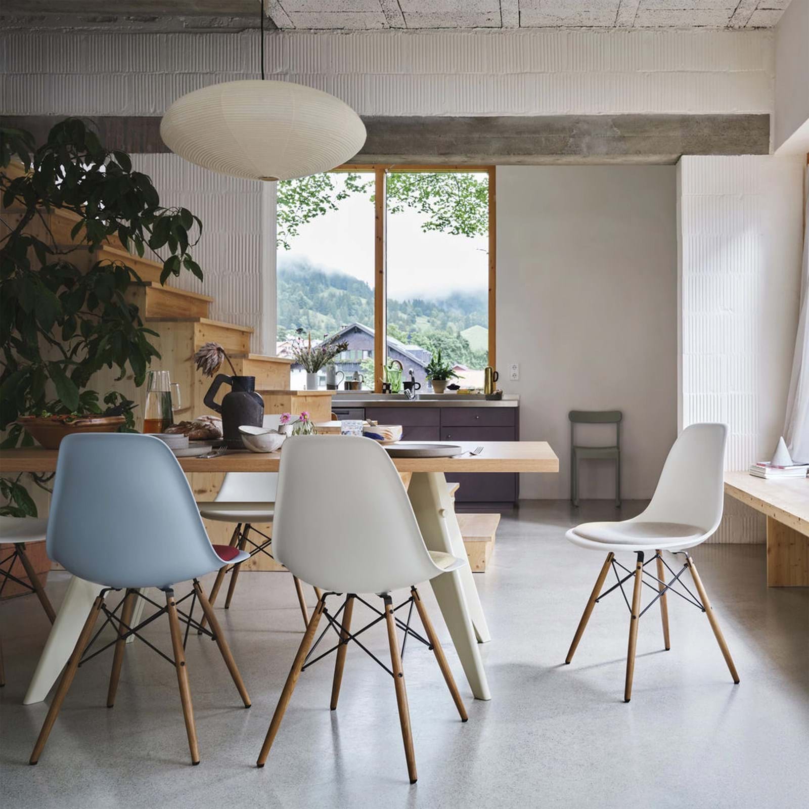 Eames Plastic Side Chair RE DSW - Golden Maple från Vålamagasinet Matstolar, Vitra, Image-4