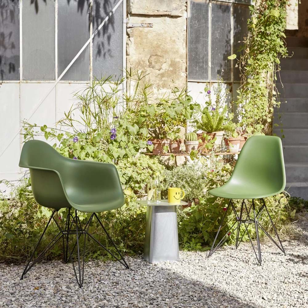 Eames Plastic Armchair RE DAR - Black Base från Vålamagasinet Matstolar, Vitra, Image-3