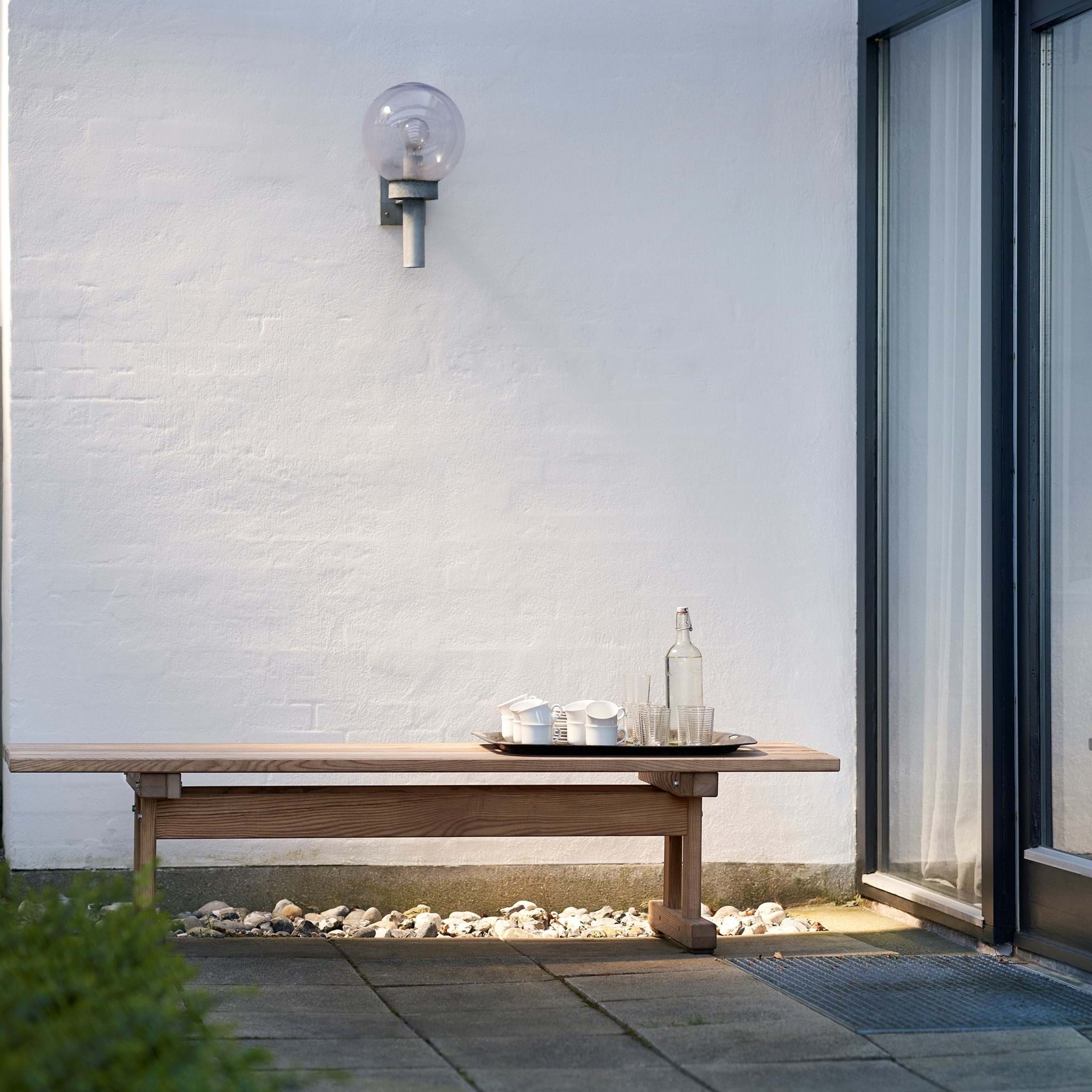 M15 Ermelunden Bench från Vålamagasinet Pallar och bänkar utemöbler, FDB Møbler, Image-5